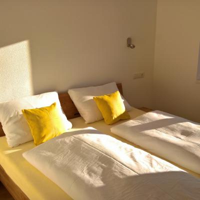 Schlafzimmer mit Doppelbett - Country © Haus Gigl